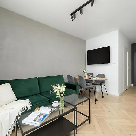 With A View Of The River, Pool And Sauna *