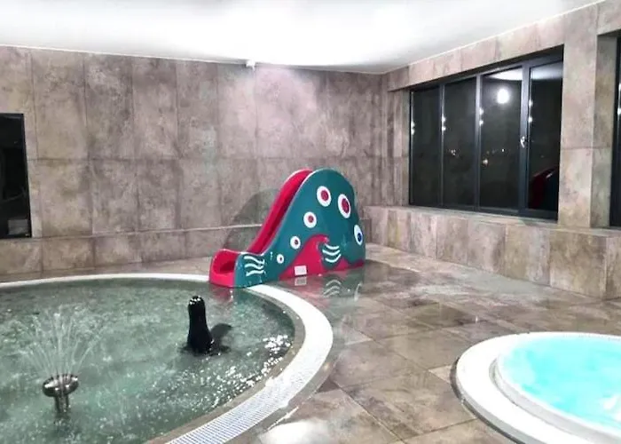 With A View Of The River, Pool And Sauna Διαμέρισμα