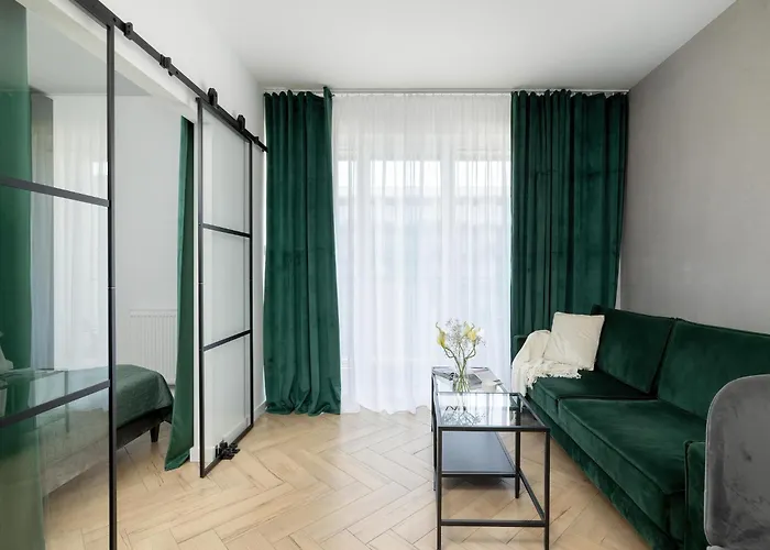 With A View Of The River, Pool And Sauna *